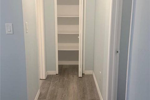 Condo in Orlando, Florida, 2 bedrooms  № 2237359 - photo 10
