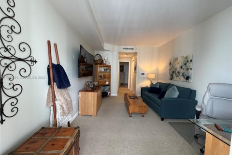 Condominio en alquiler en Miami, Florida, 2 dormitorios, 151.06 m2 № 2055560 - foto 20