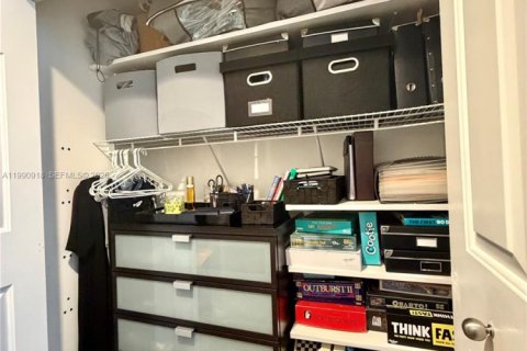 Condominio en alquiler en Miami, Florida, 2 dormitorios, 151.06 m2 № 2055560 - foto 12