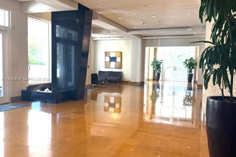 Copropriété à louer à Miami, Floride: 2 chambres, 151.06 m2 № 2055560 - photo 23