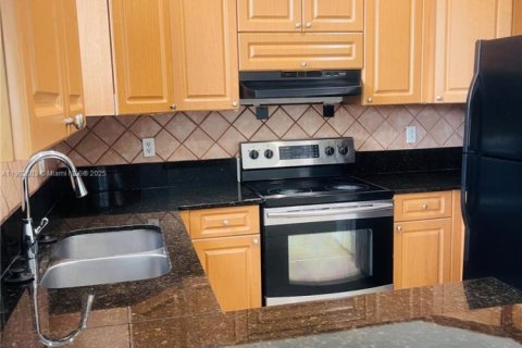 Touwnhouse à louer à Hialeah, Floride: 3 chambres, 148.64 m2 № 1952987 - photo 9