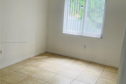 Touwnhouse à louer à Hialeah, Floride: 3 chambres, 148.64 m2 № 1952987 - photo 6