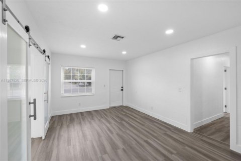 Casa en venta en West Miami, Florida, 3 dormitorios, 107.21 m2 № 2029878 - foto 7