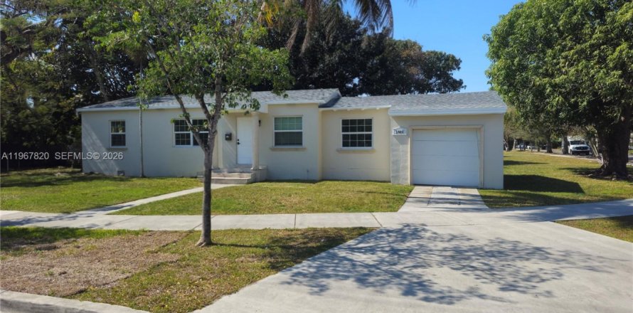 Casa en West Miami, Florida 3 dormitorios, 107.21 m2 № 2029878