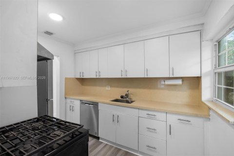 Casa en venta en West Miami, Florida, 3 dormitorios, 107.21 m2 № 2029878 - foto 11