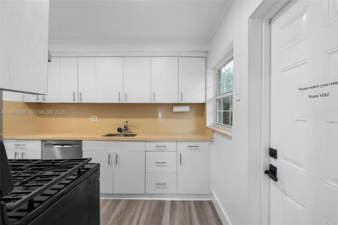 Casa en venta en West Miami, Florida, 3 dormitorios, 107.21 m2 № 2029878 - foto 10
