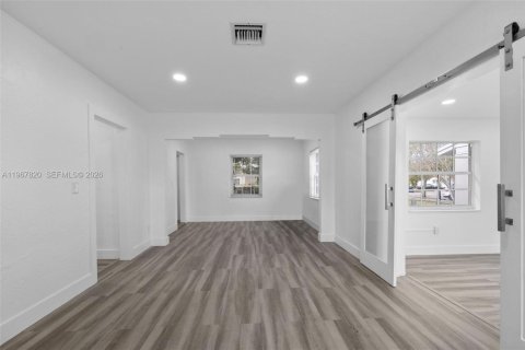Casa en venta en West Miami, Florida, 3 dormitorios, 107.21 m2 № 2029878 - foto 6