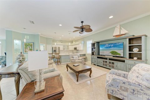 House in North Port, Florida 3 bedrooms, 191.29 sq.m. № 2104922 - photo 11