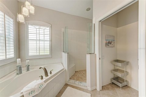 House in North Port, Florida 3 bedrooms, 191.29 sq.m. № 2104922 - photo 23
