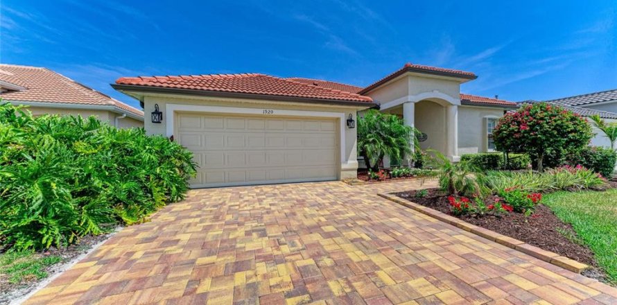 House in North Port, Florida 3 bedrooms, 191.29 sq.m. № 2104922