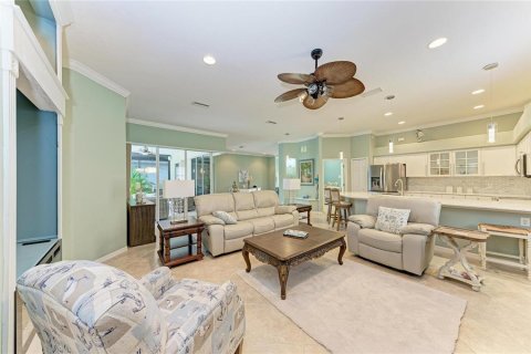 House in North Port, Florida 3 bedrooms, 191.29 sq.m. № 2104922 - photo 9