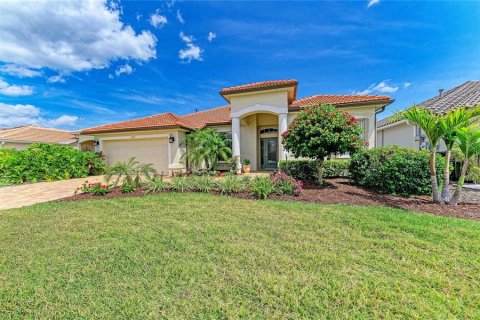 House in North Port, Florida 3 bedrooms, 191.29 sq.m. № 2104922 - photo 2