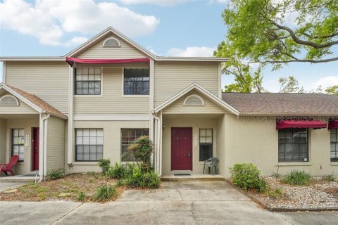 Townhouse in Temple Terrace, Florida 2 bedrooms, 110.55 sq.m. № 2147598