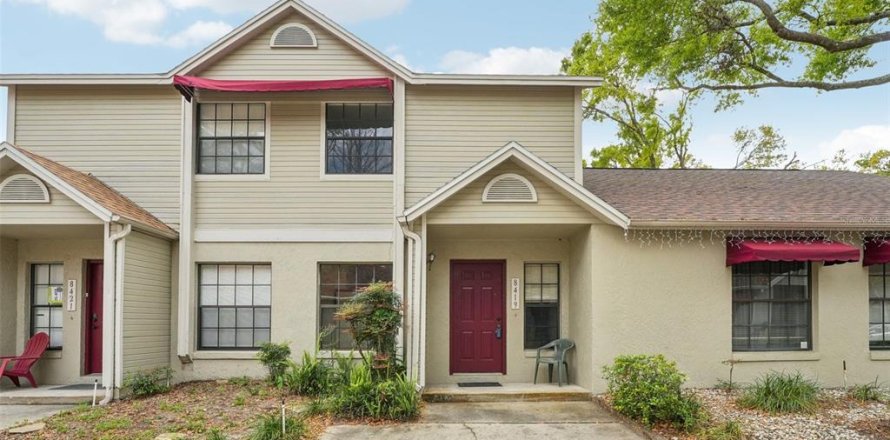 Townhouse in Temple Terrace, Florida 2 bedrooms, 110.55 sq.m. № 2147598