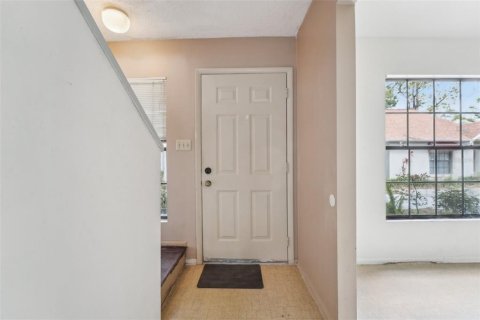 Townhouse in Temple Terrace, Florida 2 bedrooms, 110.55 sq.m. № 2147598 - photo 5
