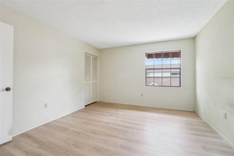 Townhouse in Temple Terrace, Florida 2 bedrooms, 110.55 sq.m. № 2147598 - photo 25