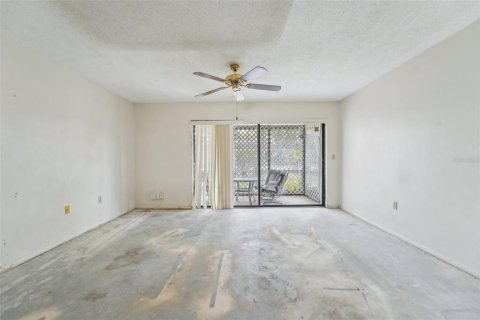 Townhouse in Temple Terrace, Florida 2 bedrooms, 110.55 sq.m. № 2147598 - photo 15