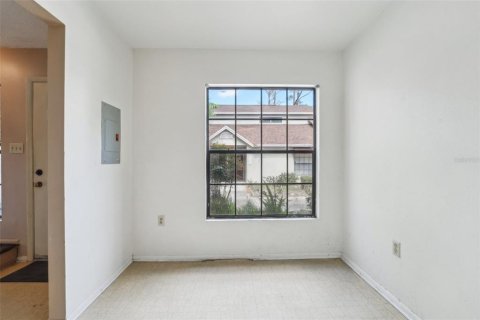 Townhouse in Temple Terrace, Florida 2 bedrooms, 110.55 sq.m. № 2147598 - photo 7