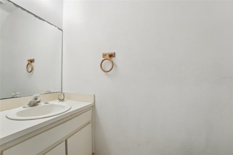 Townhouse in Temple Terrace, Florida 2 bedrooms, 110.55 sq.m. № 2147598 - photo 16
