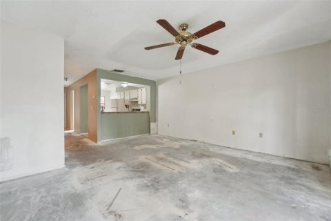 Townhouse in Temple Terrace, Florida 2 bedrooms, 110.55 sq.m. № 2147598 - photo 14