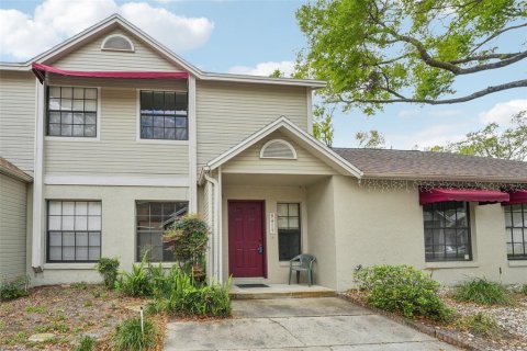 Townhouse in Temple Terrace, Florida 2 bedrooms, 110.55 sq.m. № 2147598 - photo 2