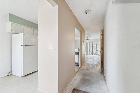 Townhouse in Temple Terrace, Florida 2 bedrooms, 110.55 sq.m. № 2147598 - photo 13