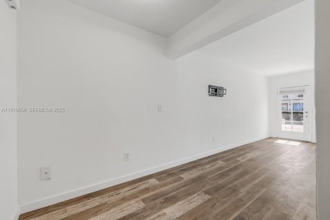 Copropriété à louer à Miami Beach, Floride: 37.16 m2 № 1976658 - photo 15