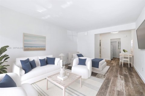 Copropriété à louer à Miami Beach, Floride: 37.16 m2 № 1976658 - photo 1