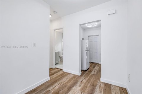 Copropriété à louer à Miami Beach, Floride: 37.16 m2 № 1976658 - photo 14