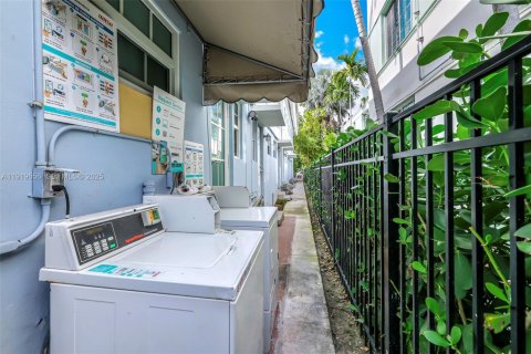 Copropriété à louer à Miami Beach, Floride: 37.16 m2 № 1976658 - photo 16