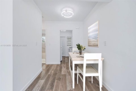 Copropriété à louer à Miami Beach, Floride: 37.16 m2 № 1976658 - photo 7