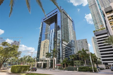 Commercial property in Miami, Florida № 2154916 - photo 2