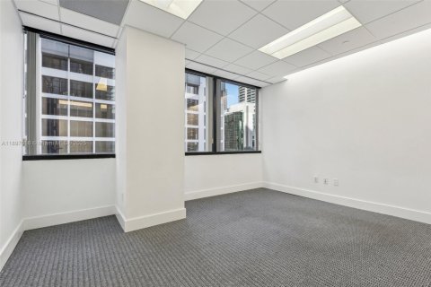 Commercial property in Miami, Florida № 2154916 - photo 26