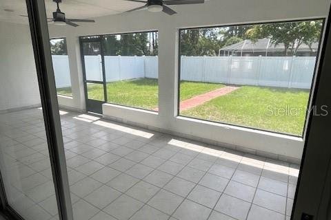 House in Palm Coast, Florida 3 bedrooms, 197.7 sq.m. № 1869138 - photo 13