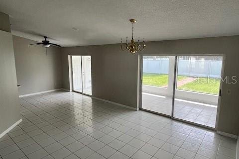 House in Palm Coast, Florida 3 bedrooms, 197.7 sq.m. № 1869138 - photo 5