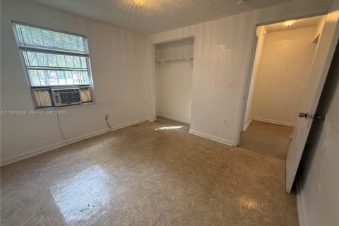 Villa ou maison à louer à Miami, Floride: 2 chambres, 55.93 m2 № 1975326 - photo 8
