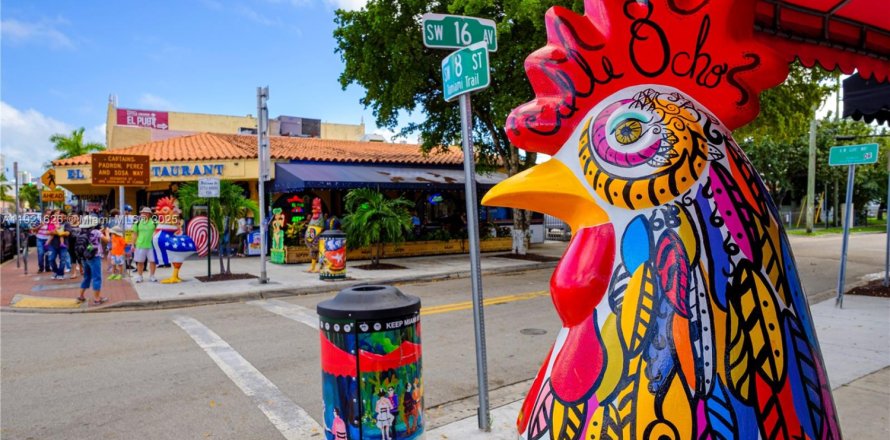 Villa ou maison à Miami, Floride 2 chambres, 55.93 m2 № 1975326