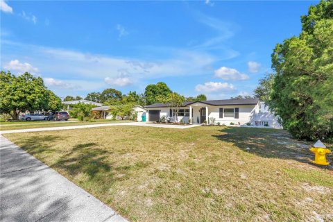 House in Saint Petersburg, Florida 3 bedrooms, 110 sq.m. № 2429449 - photo 8