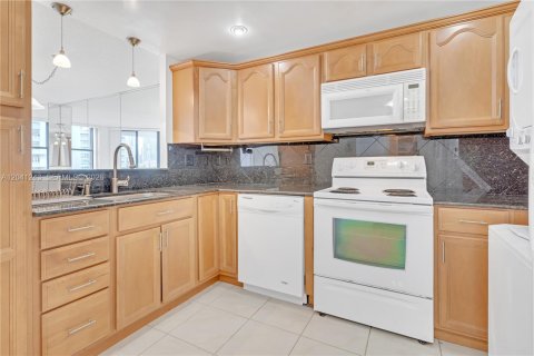 Copropriété à louer à Miami, Floride: 1 chambre, 80.64 m2 № 2145825 - photo 3