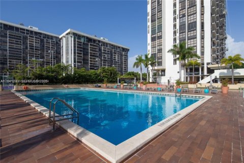 Copropriété à louer à Miami, Floride: 1 chambre, 80.64 m2 № 2145825 - photo 12