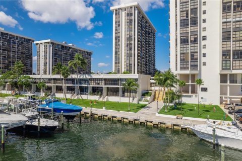 Copropriété à louer à Miami, Floride: 1 chambre, 80.64 m2 № 2145825 - photo 15