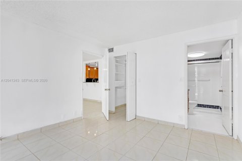 Copropriété à louer à Miami, Floride: 1 chambre, 80.64 m2 № 2145825 - photo 6