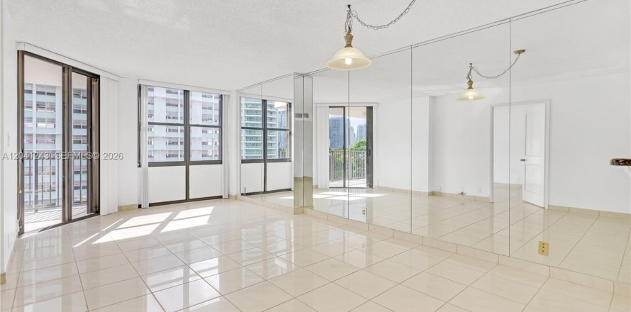 Condo à Miami, Floride, 1 chambre  № 2145825
