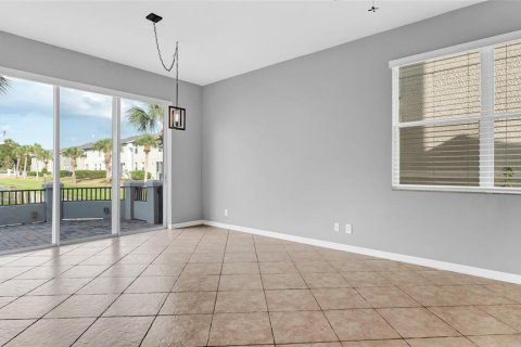 Adosado en alquiler en Saint Petersburg, Florida, 3 dormitorios, 155.33 m2 № 1917505 - foto 5