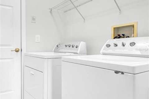 Adosado en alquiler en Saint Petersburg, Florida, 3 dormitorios, 155.33 m2 № 1917505 - foto 29