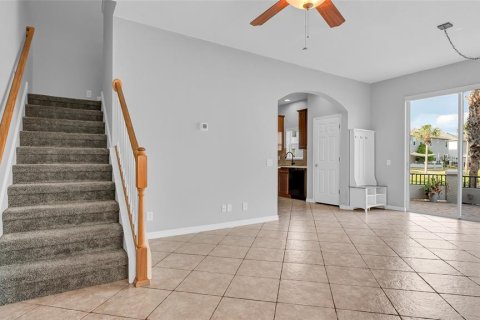 Adosado en alquiler en Saint Petersburg, Florida, 3 dormitorios, 155.33 m2 № 1917505 - foto 3