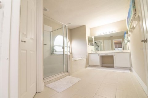 House in Davenport, Florida 5 bedrooms, 210.89 sq.m. № 1916034 - photo 29