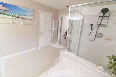 House in Davenport, Florida 5 bedrooms, 210.89 sq.m. № 1916034 - photo 14