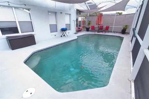 House in Davenport, Florida 5 bedrooms, 210.89 sq.m. № 1916034 - photo 13