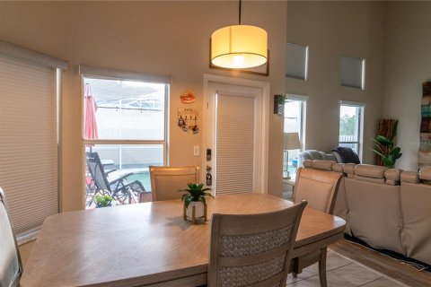 House in Davenport, Florida 5 bedrooms, 210.89 sq.m. № 1916034 - photo 10
